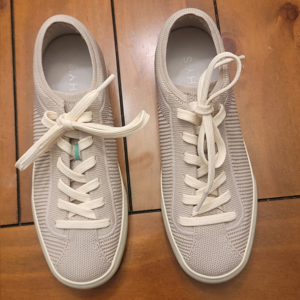 Rothys Lace up